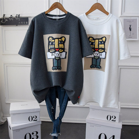 Dame T-shirt med iøjnefaldende comic-bjørnemotiv og afslappet oversized-snit Stilla