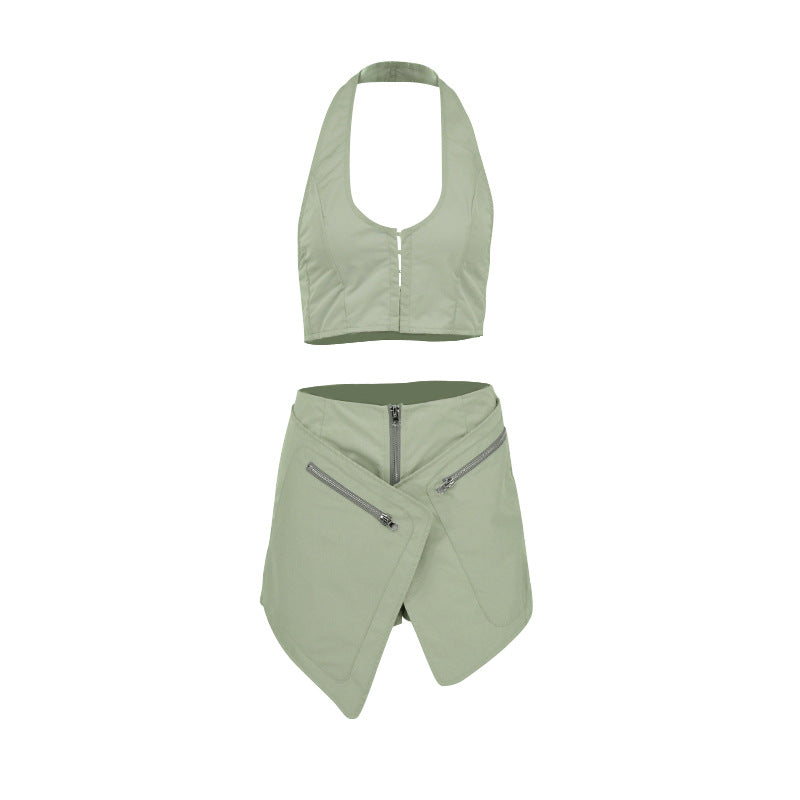 Dame Sporty sæt med moderigtigt crop-top og asymmetrisk nederdel Skovae