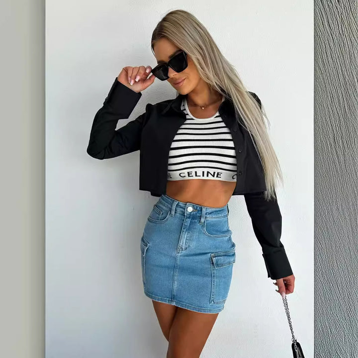 Dame cropped bluse med elegant krave og skinnende finish Stilla