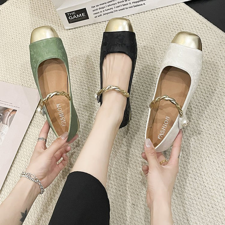 Dame Elegante Ballerinas med udsmykket ankelrem og metallisk tåområde Stilla