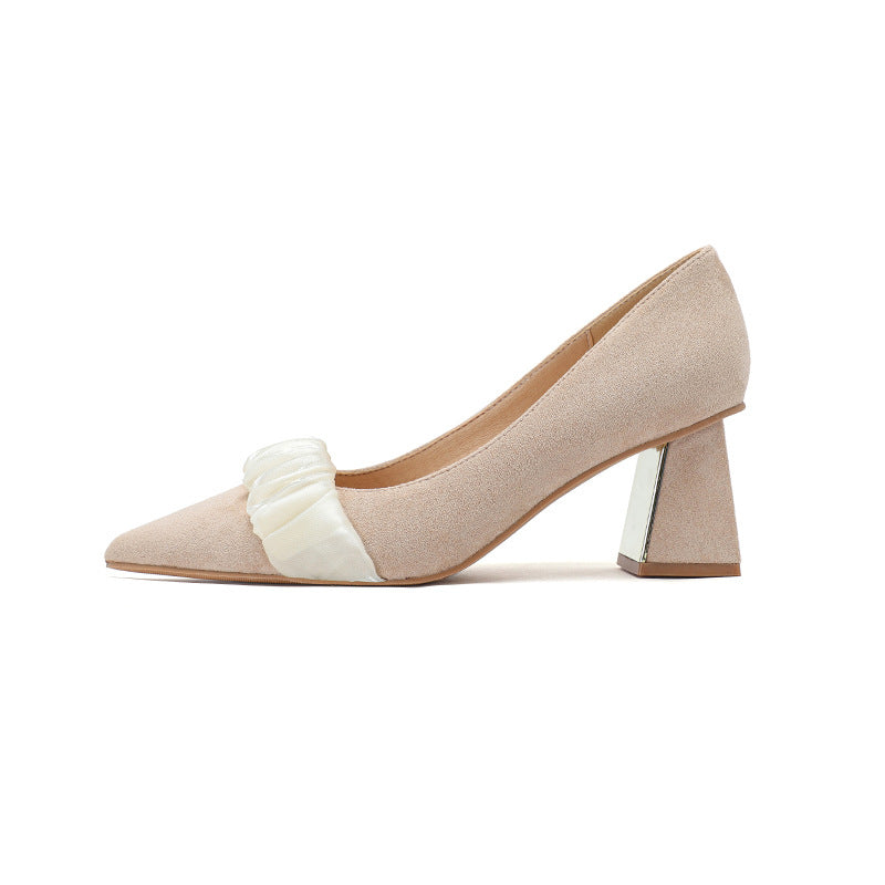 Dame Elegant Spids-Tå Blokhæl Pumps med dekorativt Flæse-detalje Stilla