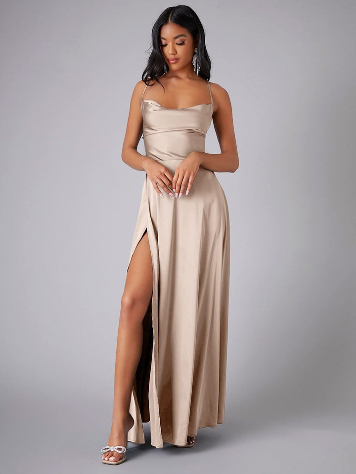 Stilla | Elegant Stropløs Talje-Cutting Lang Gown Kjole