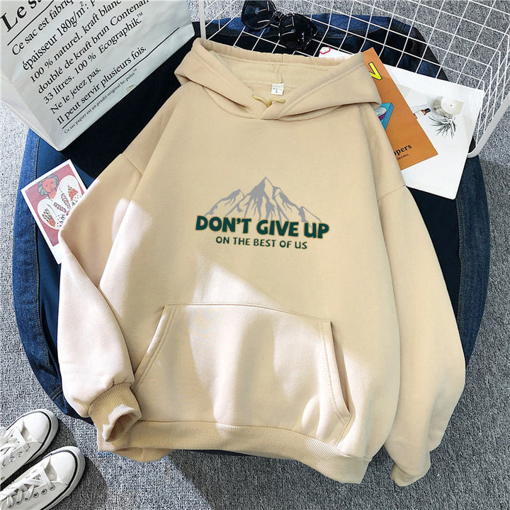 Kvindernes hoodie med motiverende bjergdesign Skovae