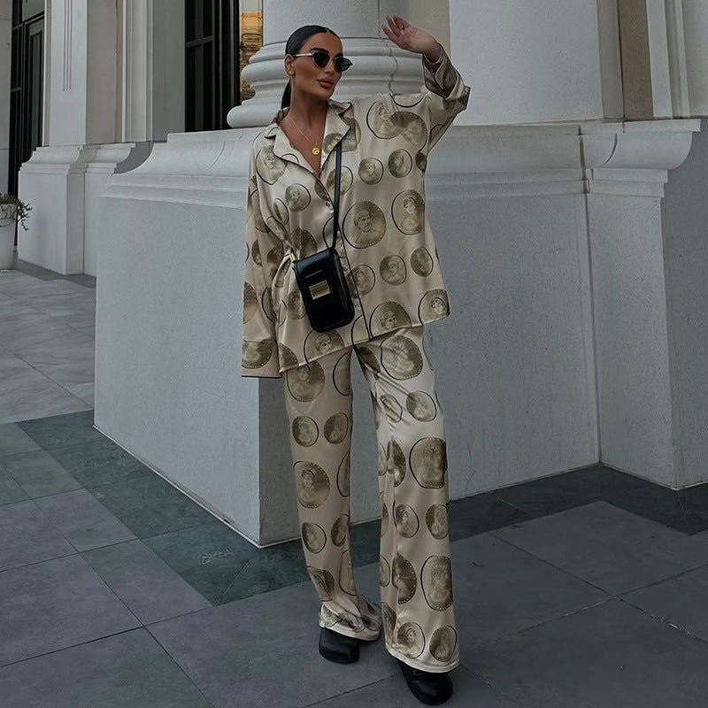 Dame Satin Pyjama Sæt med elegant tryk og behagelig pasform Stilla