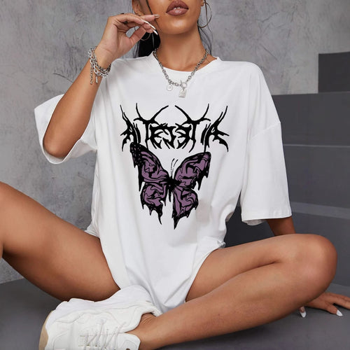 Damer oversized T-shirt med kreativ sommerfugledesign Skovae