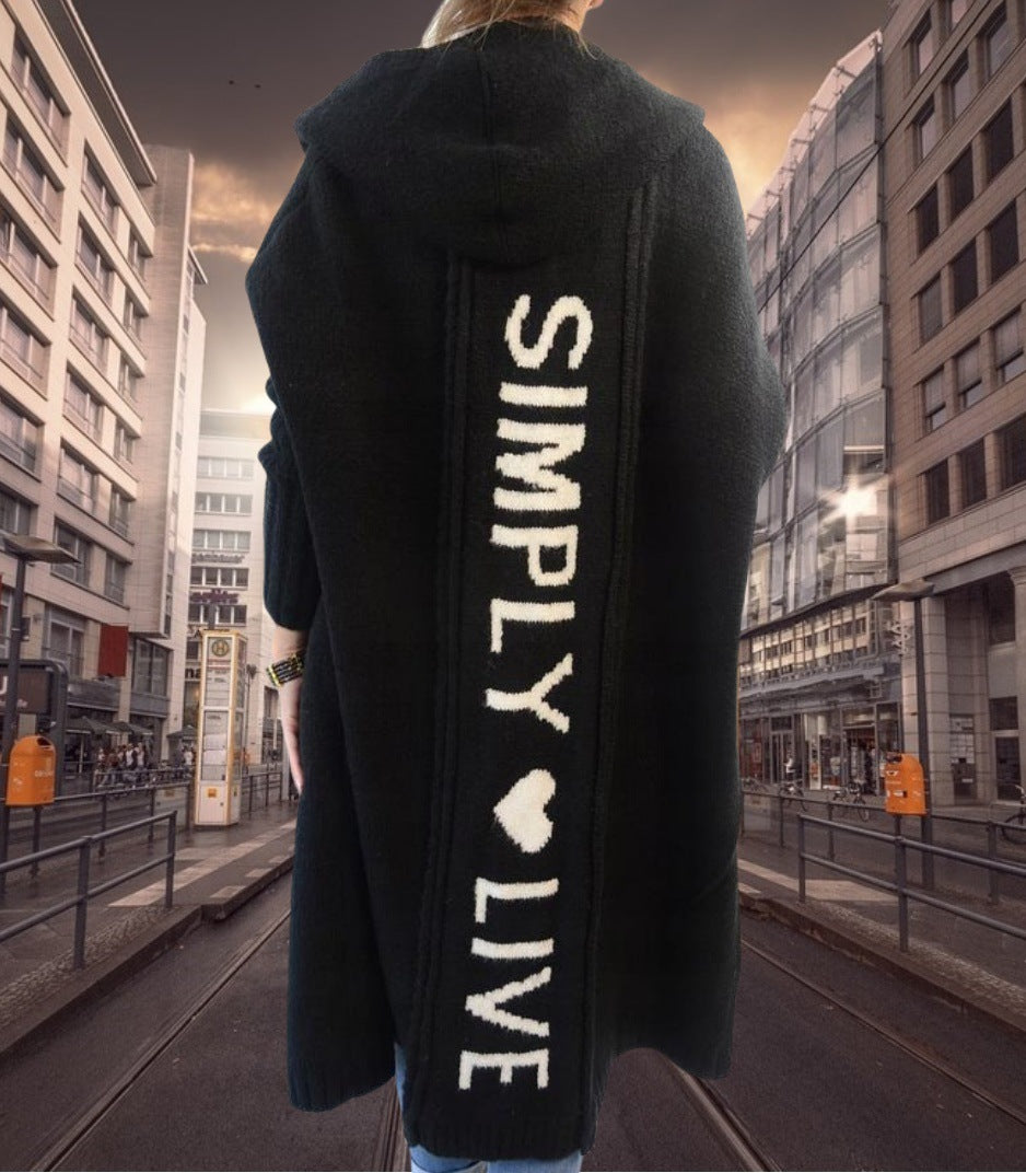 Dame Oversized Strikfrakke med Hoodie og iøjnefaldende skrift Stilla