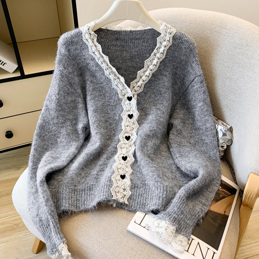 Kvindernes elegante strikkede sweater med blondeudsmykning Stilla