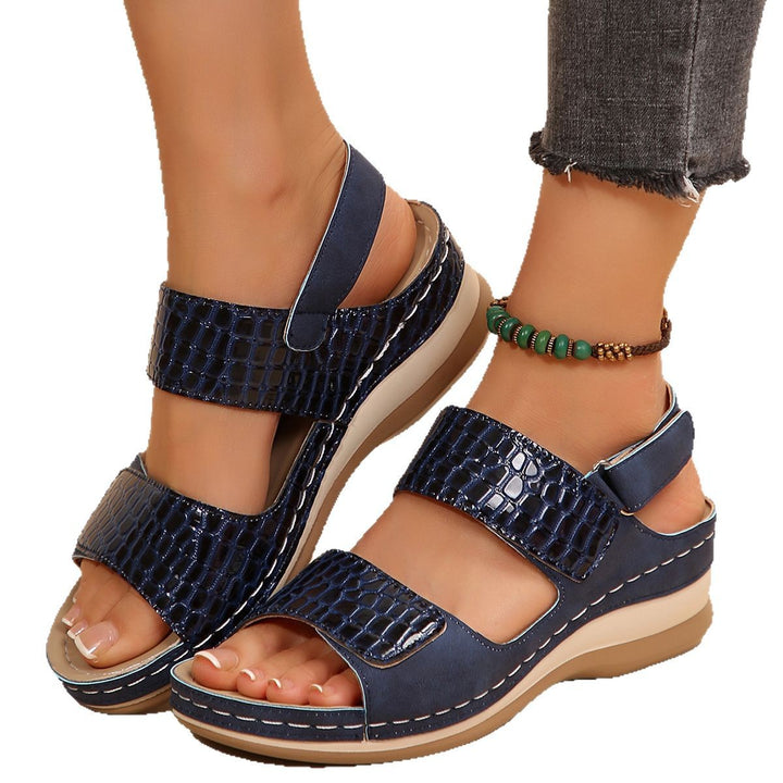 Dame sandaler med unikt krokodille-design og komfortabel justeringsfunktion Stilla