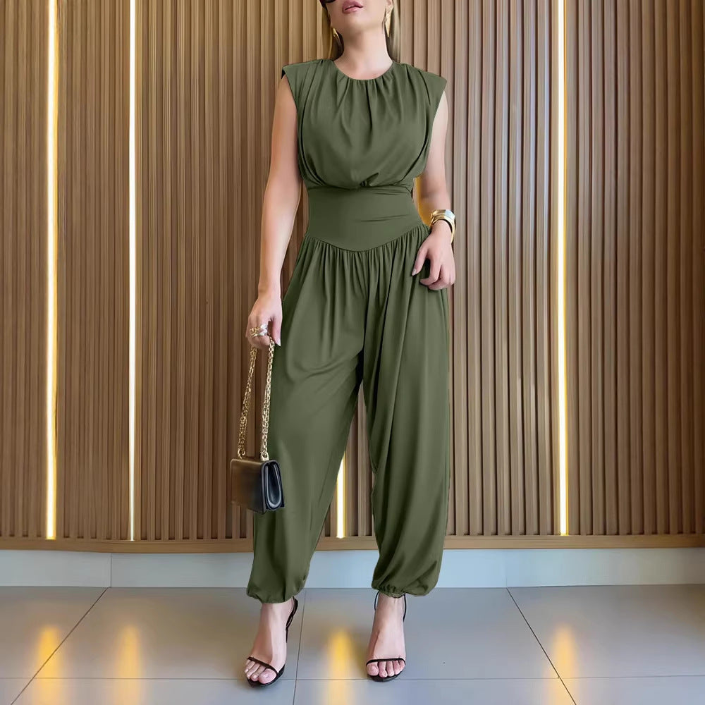 Dame moderigtig jumpsuit med elastisk taljebånd og innovativt snit Skovae