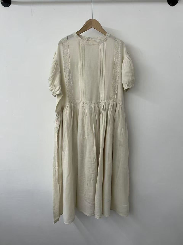 Femme Elegante bomulds-midi-kjole med foldedetaljer Stilla