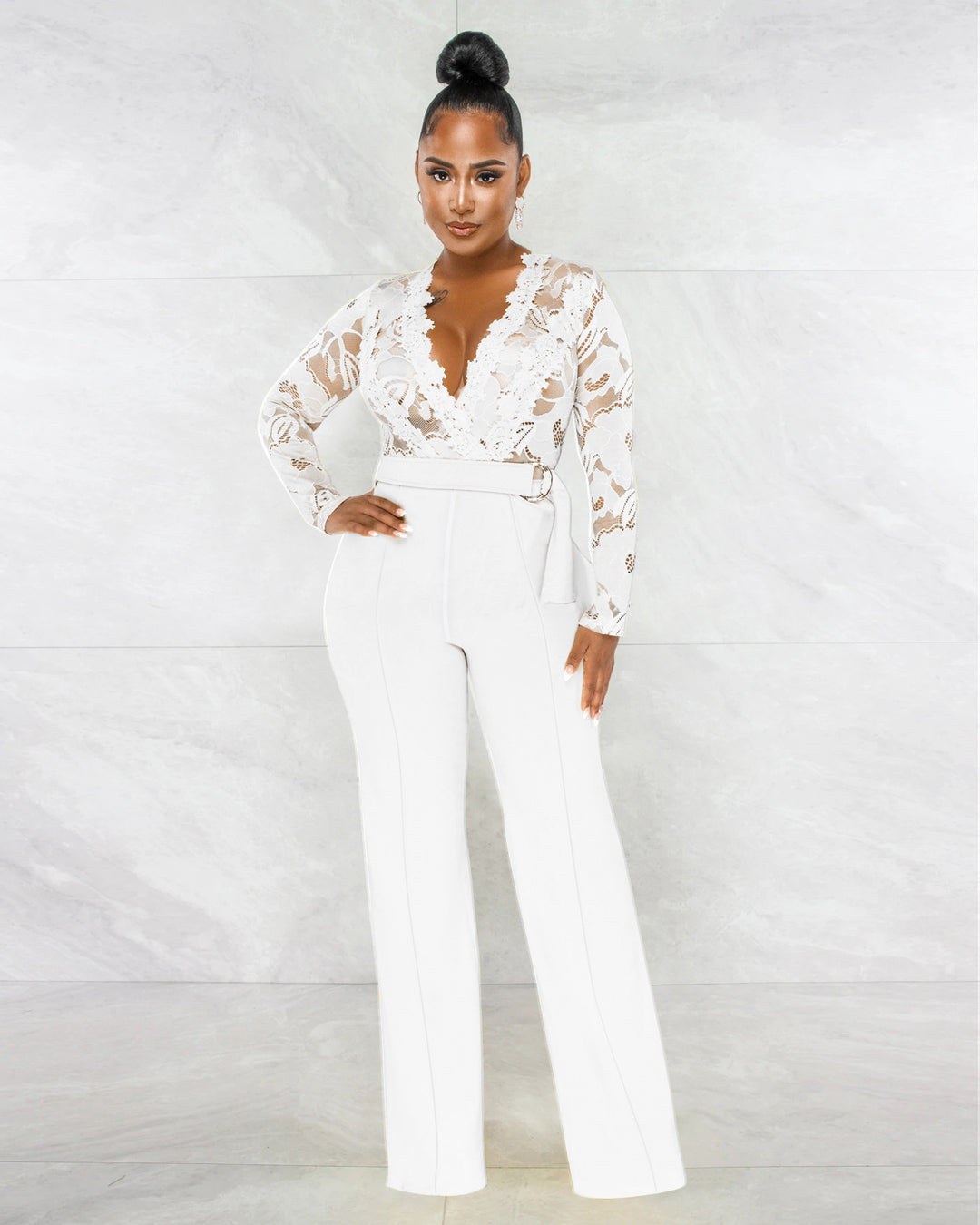 Dame Elegant Jumpsuit med dyb V-udskæring og blonde Stilla