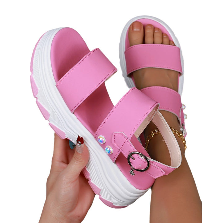 Dame komfortable platform-sandaler med fashionable stropper og dekorative applikationer Stilla
