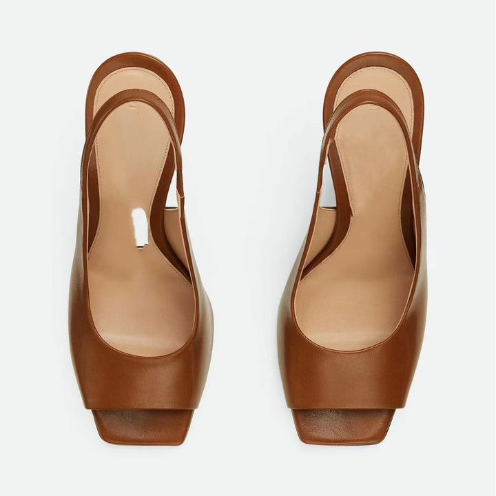 Femme Open-Toe Slingback-Hæle med skulptureret Gulddetalje Stilla