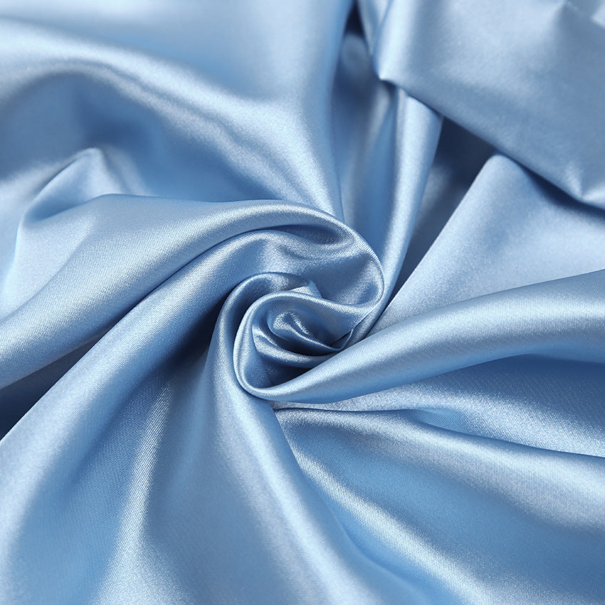 Dame Satin Pyjamas Sæt med smuk Bælte og elegant Knapdetalje Stilla