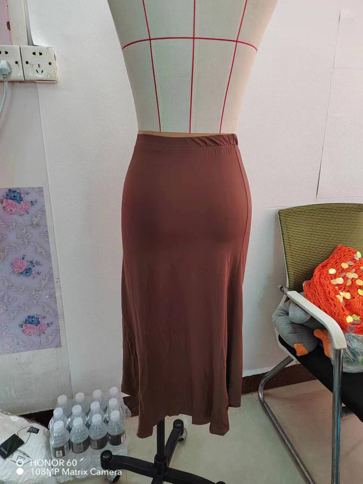 Dame wrap nederdel med dekorative draperingseffekter og sidelæg Stilla