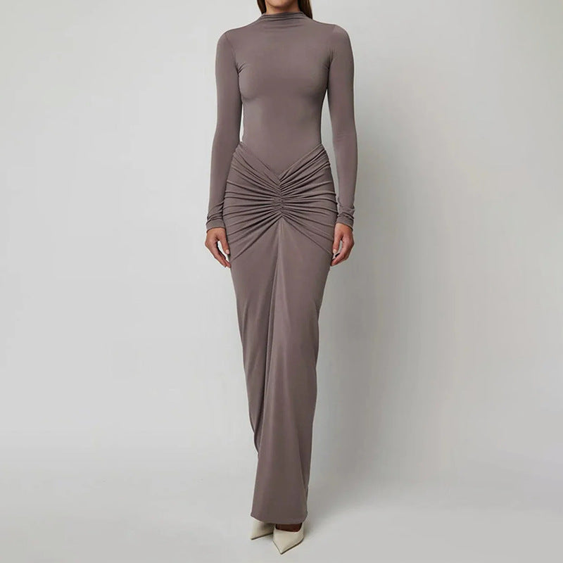 Dame maxikjole med elegant drapering og klassisk stålkrave Stilla