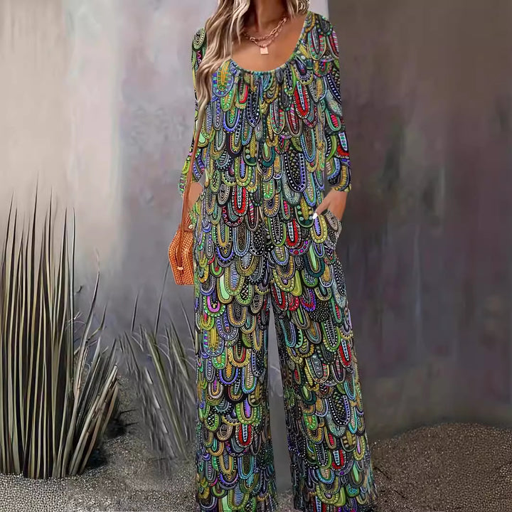 Dame Bredskåret Jumpsuit med farverigt Ethnomønster og sidelommer Stilla
