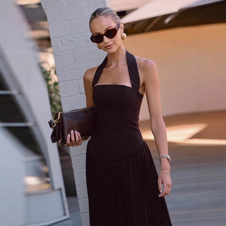 Kvindernes elegante maxi kjole med chic stropdesign Stilla