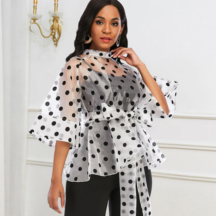 Dame Chiffonbluse med prikket design og elegant taljebælte Skovae