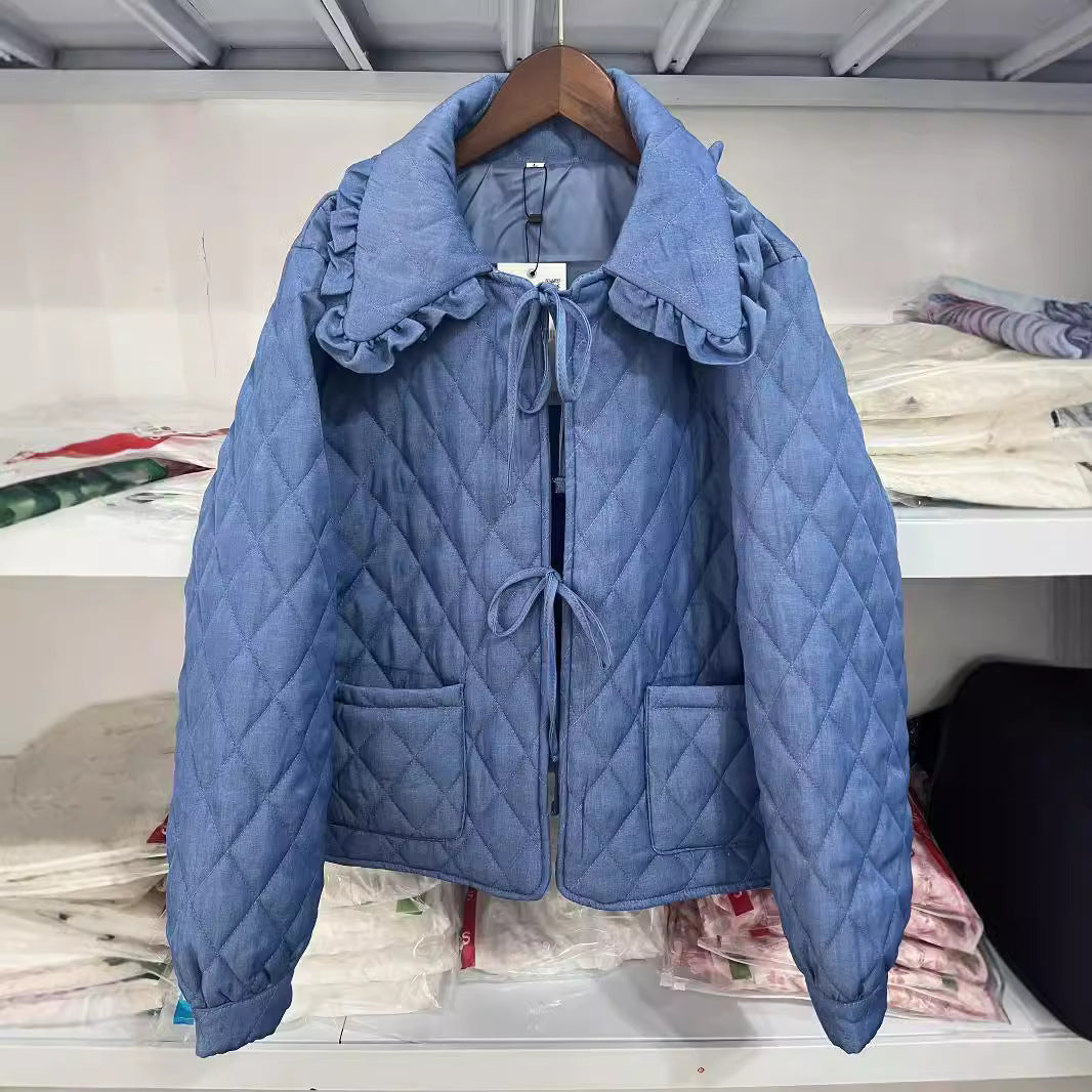 Femme quilted oversized jakke med ruffle krave Stilla