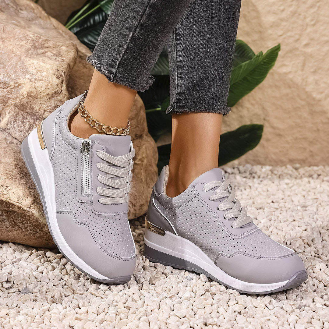 Dame Sporty sneakers model med åndbart overmateriale og båndaccent Stilla