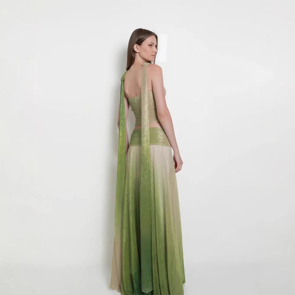 Kvinders maxikjole med flydende nederdel og elegante stropper Skovae