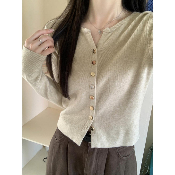 Kvinde elegant cardigan med knapdetalje og blødt materiale Stilla