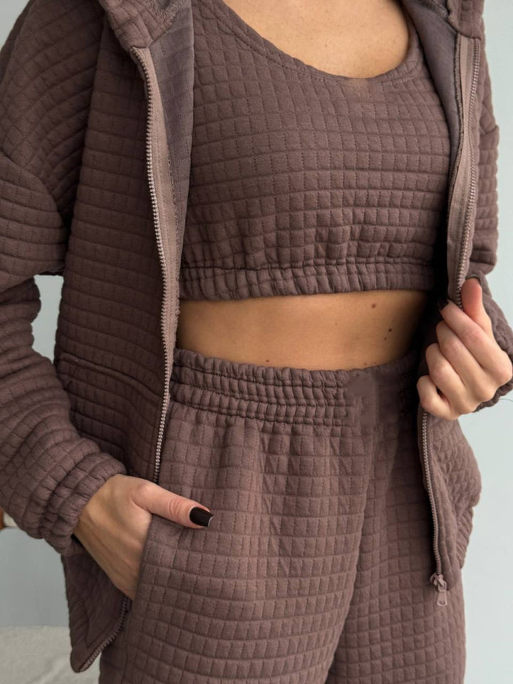 Kvindernes komfortable loungewear sæt med tekstureret top og elastisk talje Skovae