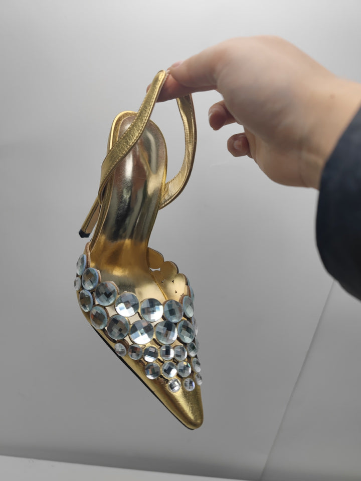 Dame elegante Slingback-pumps med spids tåparti og dekorative krystalakcenter Stilla