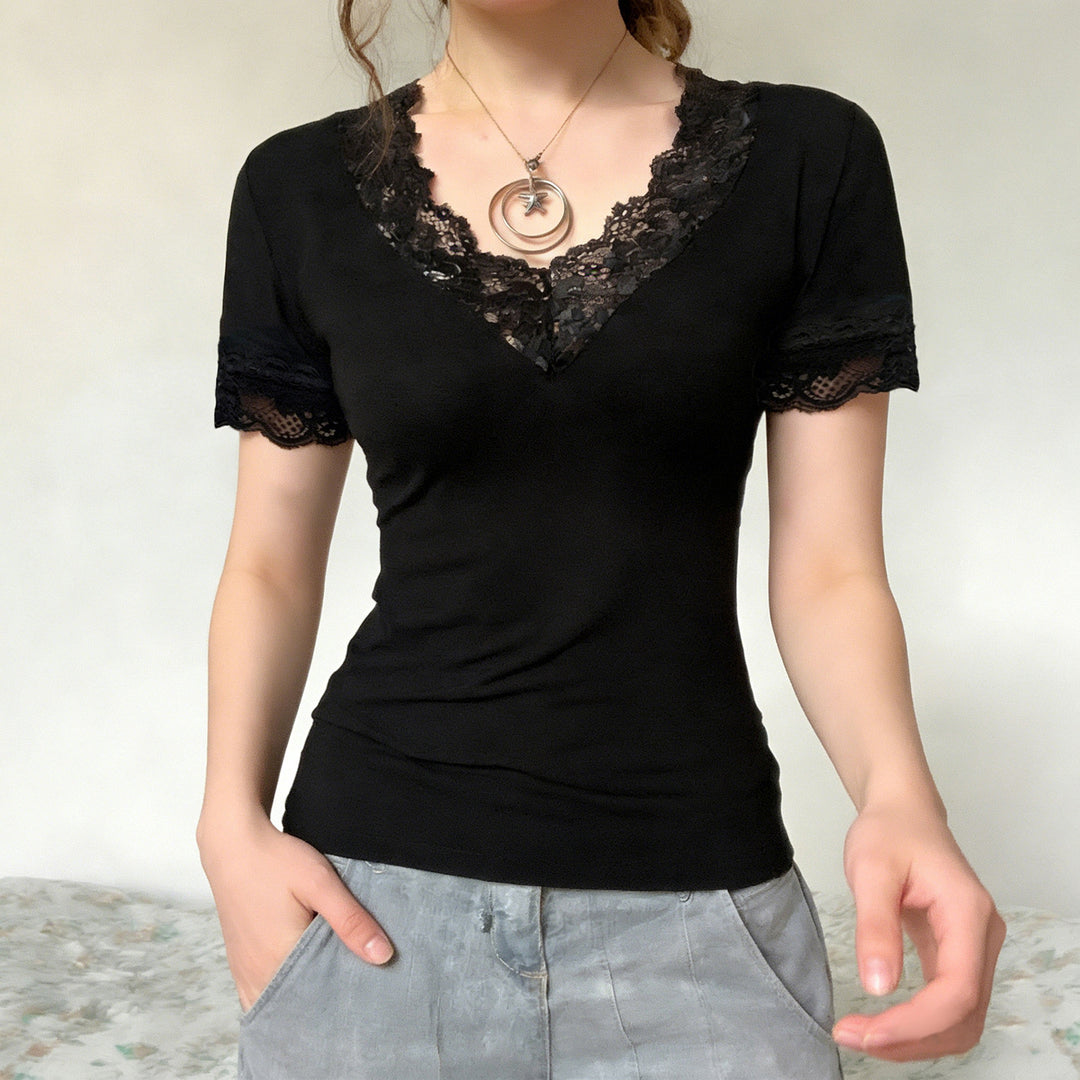 Dame T-shirt med elegant spidsbesætning Skovae