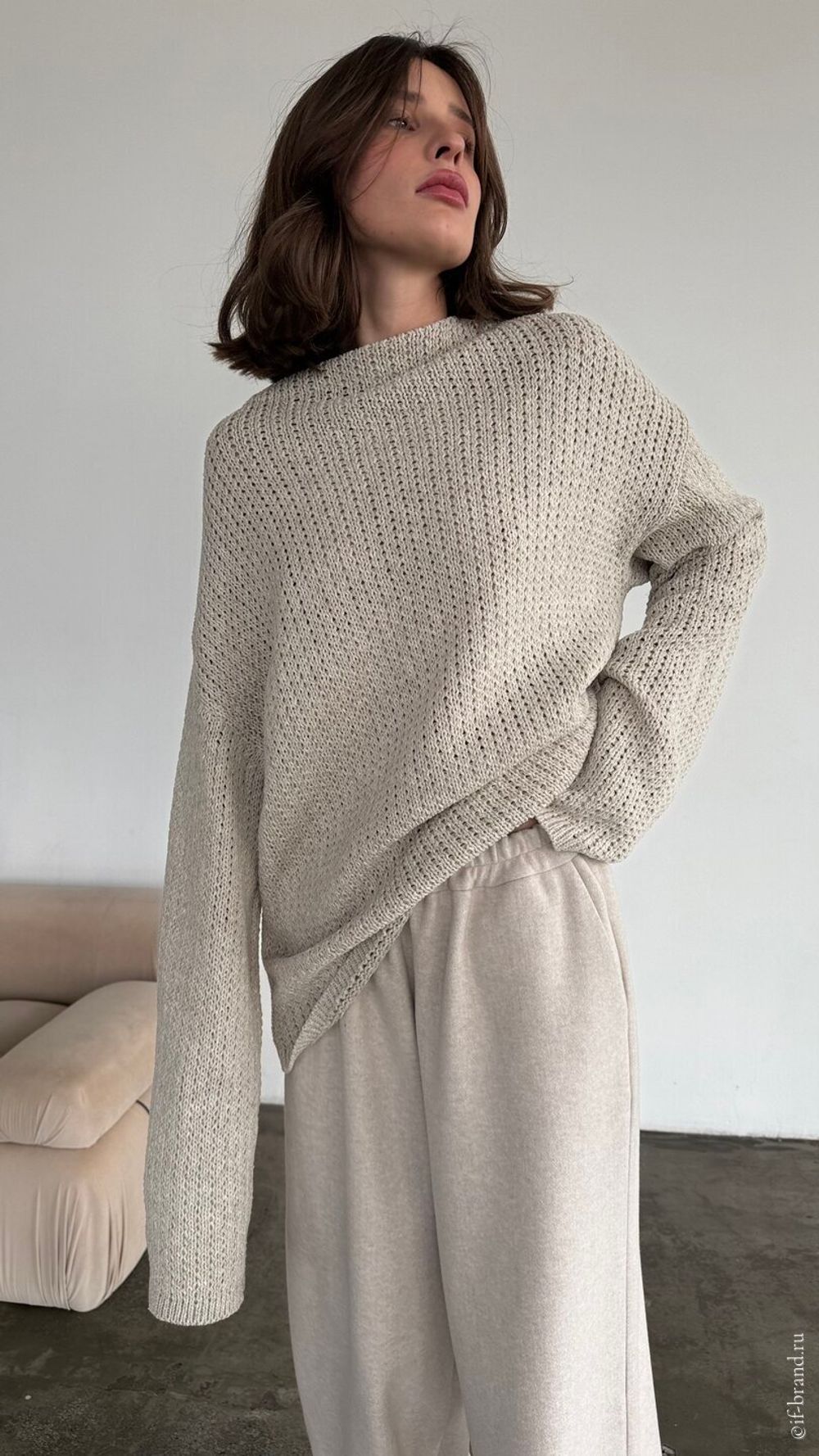 Kvinders chunky strikket sweater med en løs pasform og høje ærmer Stilla