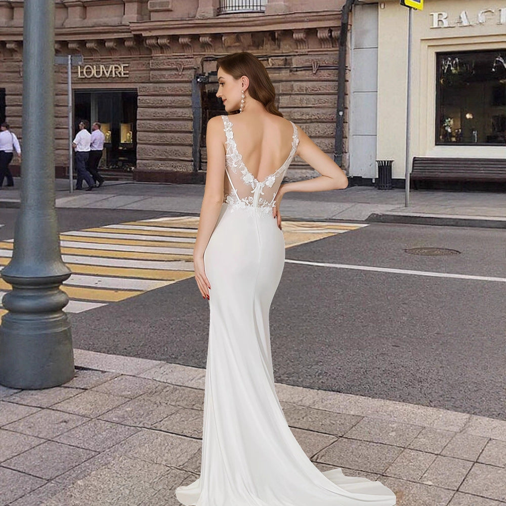 Kvinder Elegant Aftenkjole med Sofistikerede Blonde Detaljer og Figur-Fast Silhuet