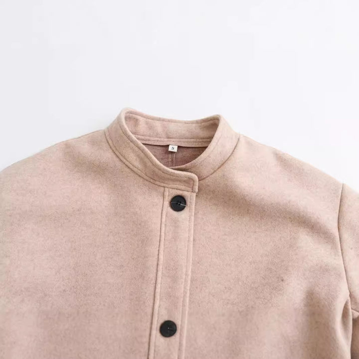 Kvinders overgangsjakke i et moderne oversized snit med praktiske lommer Stilla