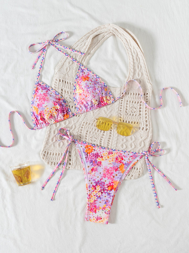 Dame triangel-bikini med justerbare bånd og elegante detaljer Skovae