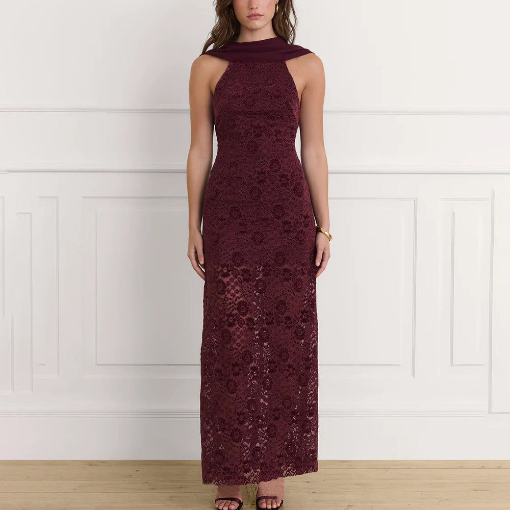 Dame Elegant Maxikjole med raffineret spidsdekoration og smart halterneck Skovae