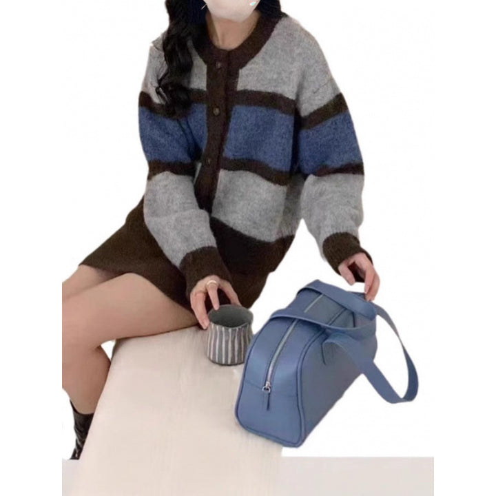Kvinders hyggelige ternede sweater med knapper og blødt materiale Stilla