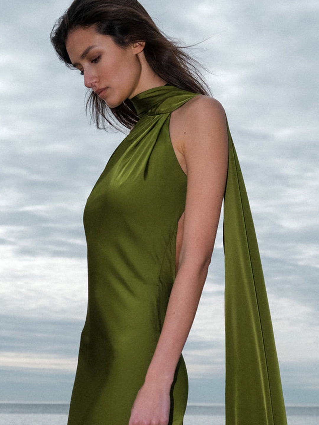 Dame elegante aftenkjoler med strømningsdesign og off-shoulder design