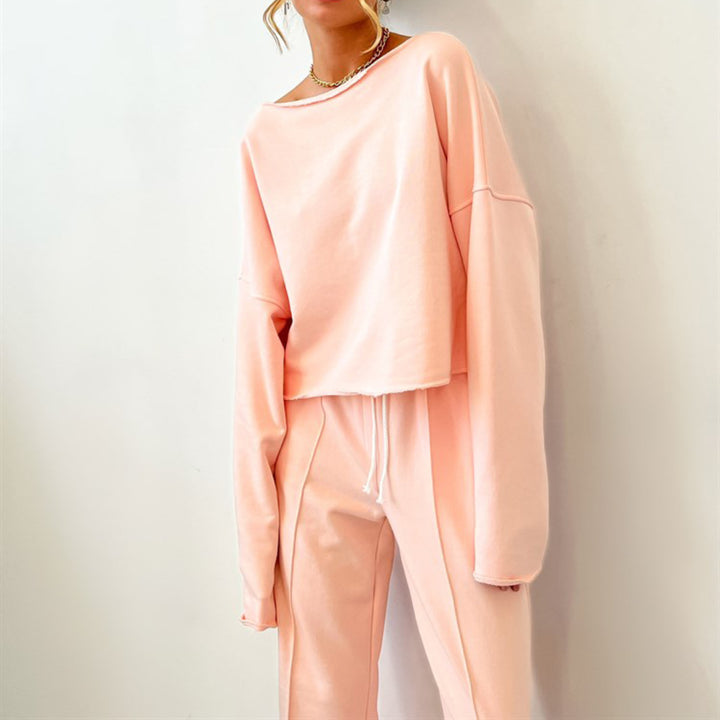 Dame casual sweatshirt og brede bukser i afslappet stil