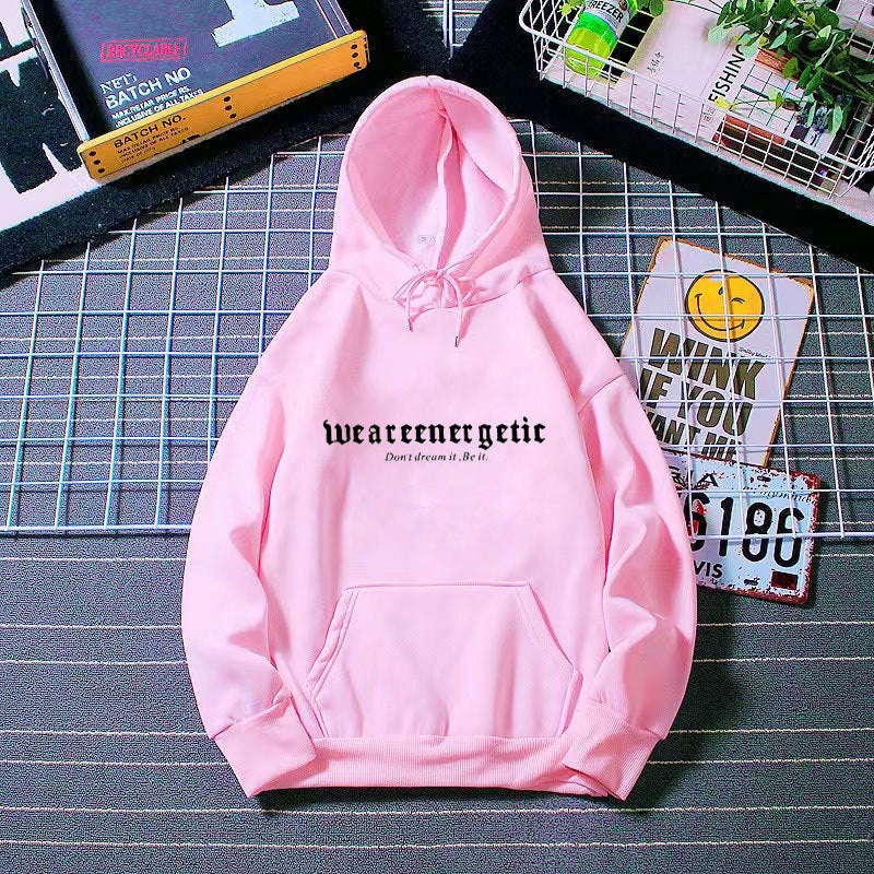 Dame hoodie med kreativ tekst og komfortabel pasform Skovae