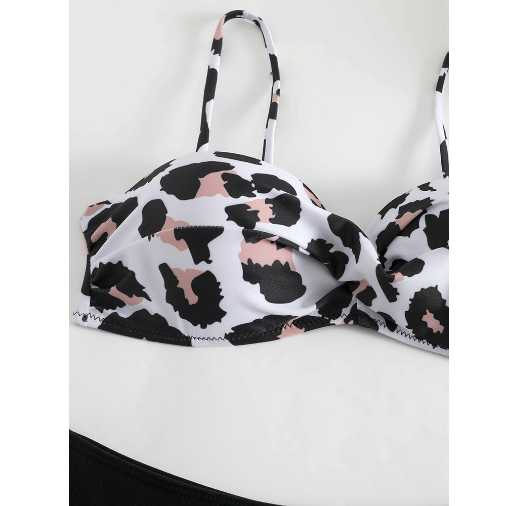 Dame bikini top med interessant snit og højt skåret underdel Stilla