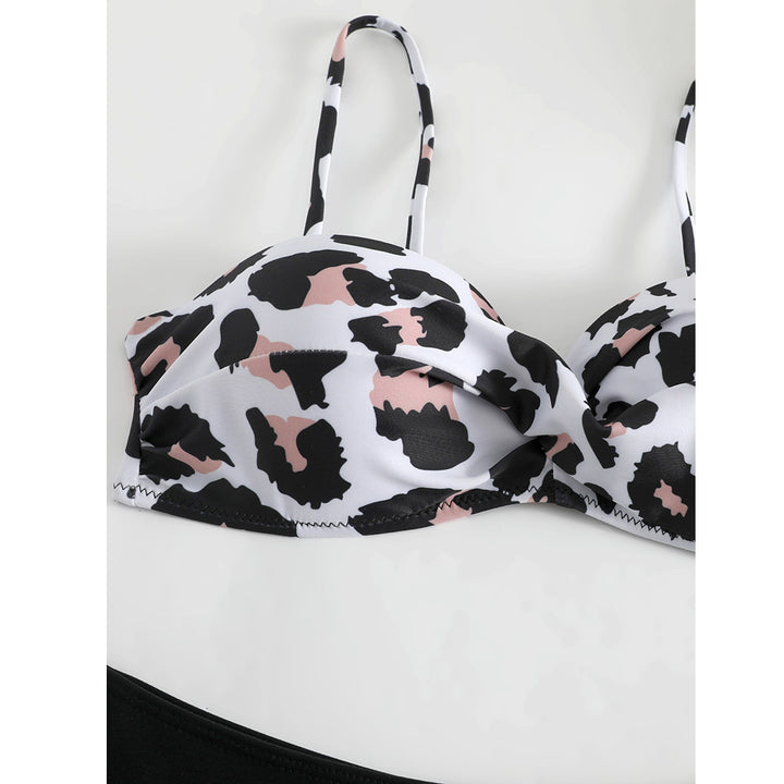 Dame bikini top med interessant snit og højt skåret underdel Stilla