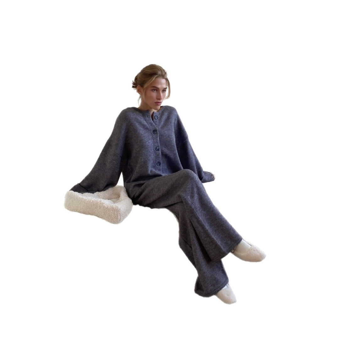 Kvindernes hyggelige strikket loungewear sæt med knaplukning og løs pasform Stilla