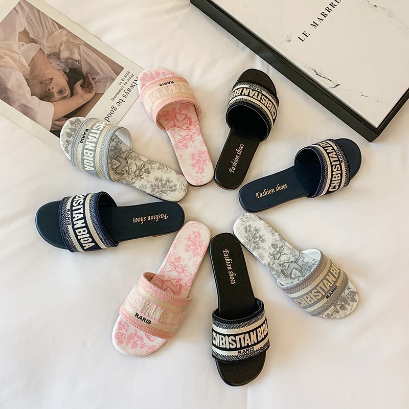 Dame Relaxede Slippers med bredt tekstilbånd og moderigtigt tryk Stilla