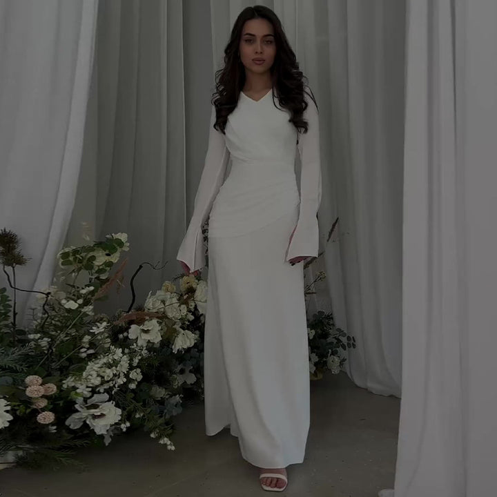 Dame elegant omslagsskjorte med asymmetrisk flæser og figursyet silhuet Stilla