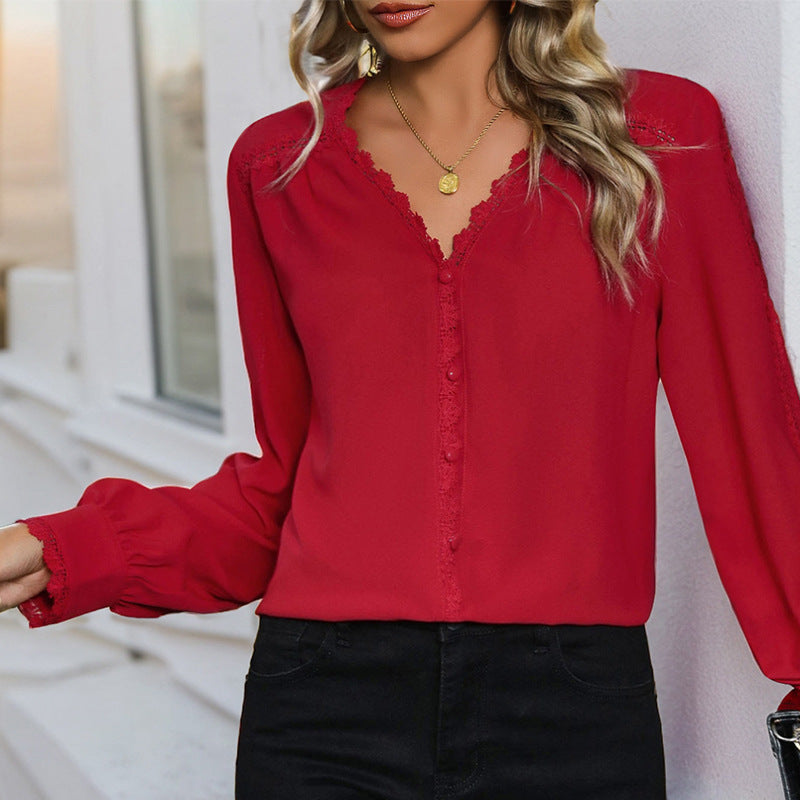 Dame chiffonbluse med fine spidse accenter og knapdetaljer Stilla