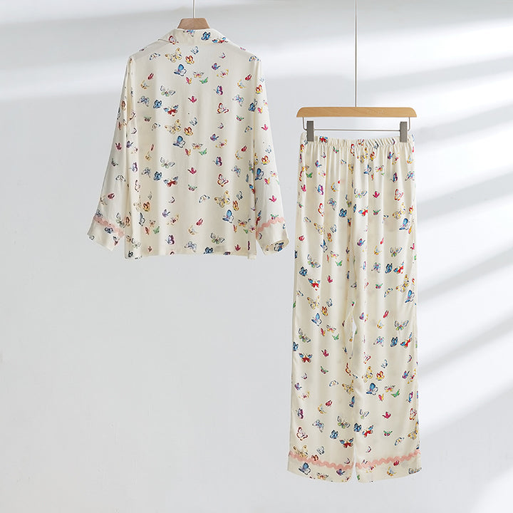 Dame pyjamasæt med legende sommerfuglemotiv og komfortabel pasform Stilla