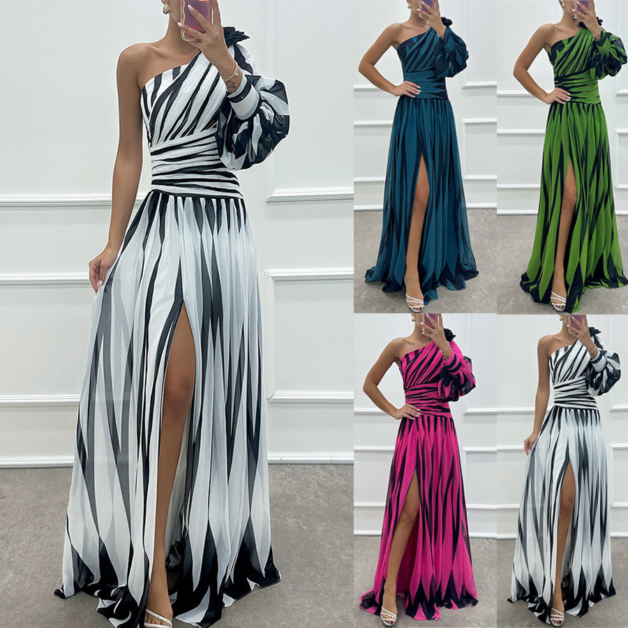 Dame Elegant aftenkjole med asymmetrisk design og høj split Stiila