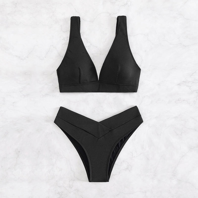 Dame Bikini-Sæt med innovativ V-udskæring og stilfulde krydsdetaljer Stilla