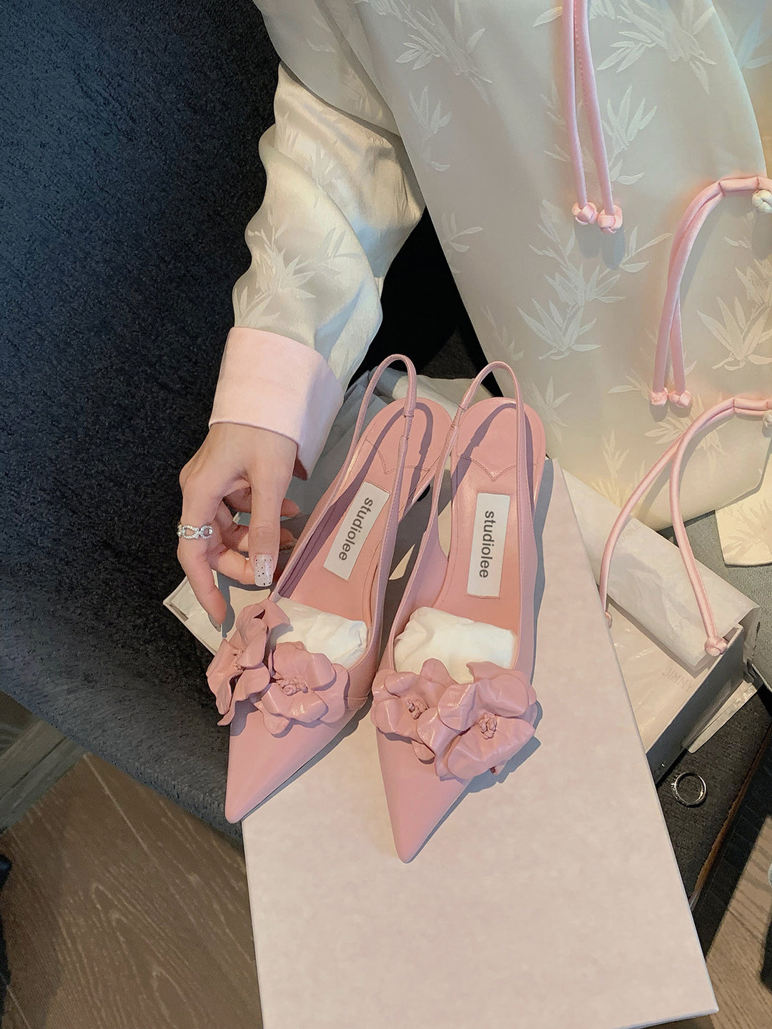 Dame elegante spidse Slingback-hæle med blomsteraccent Stilla