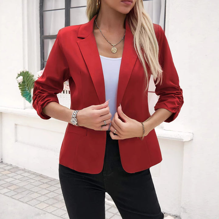 Dame elegant figursyet blazerjakke med feminine detaljer Stilla